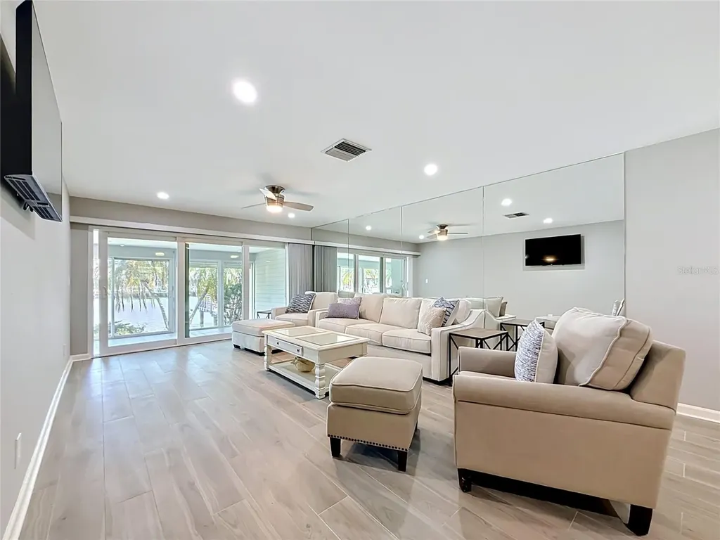 355 Boca Ciega Point Boulevard St Petersburg FL 33708