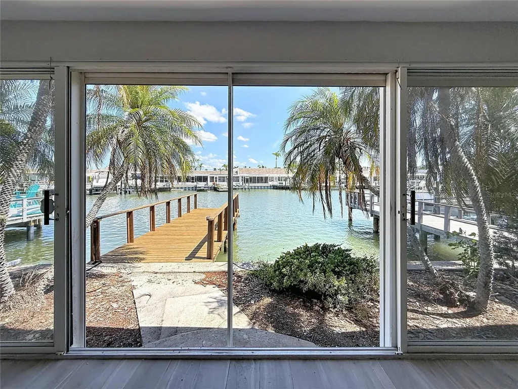 355 Boca Ciega Point Boulevard St Petersburg FL 33708