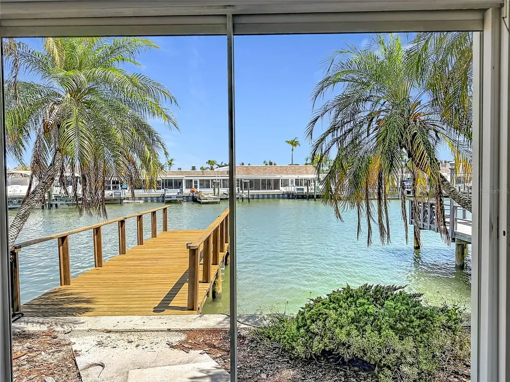 355 Boca Ciega Point Boulevard St Petersburg FL 33708