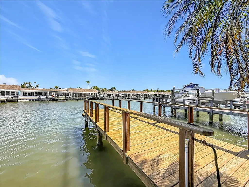 355 Boca Ciega Point Boulevard St Petersburg FL 33708