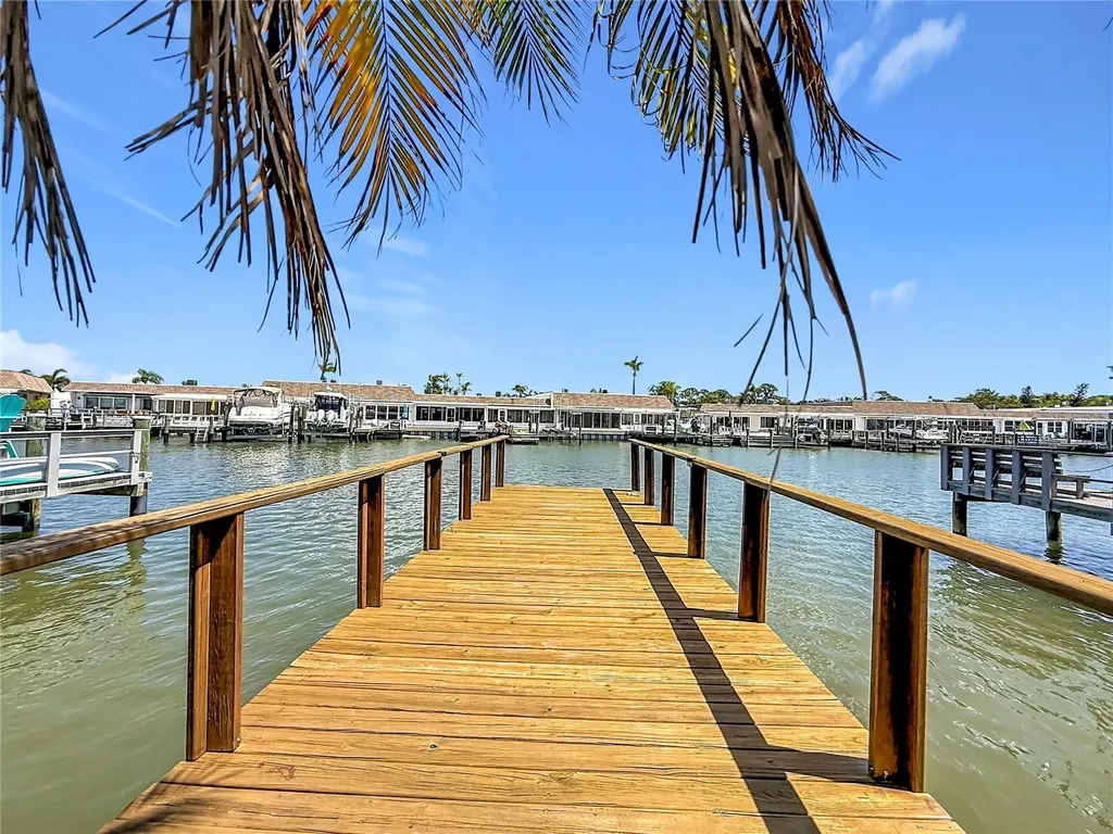 355 Boca Ciega Point Boulevard St Petersburg FL 33708