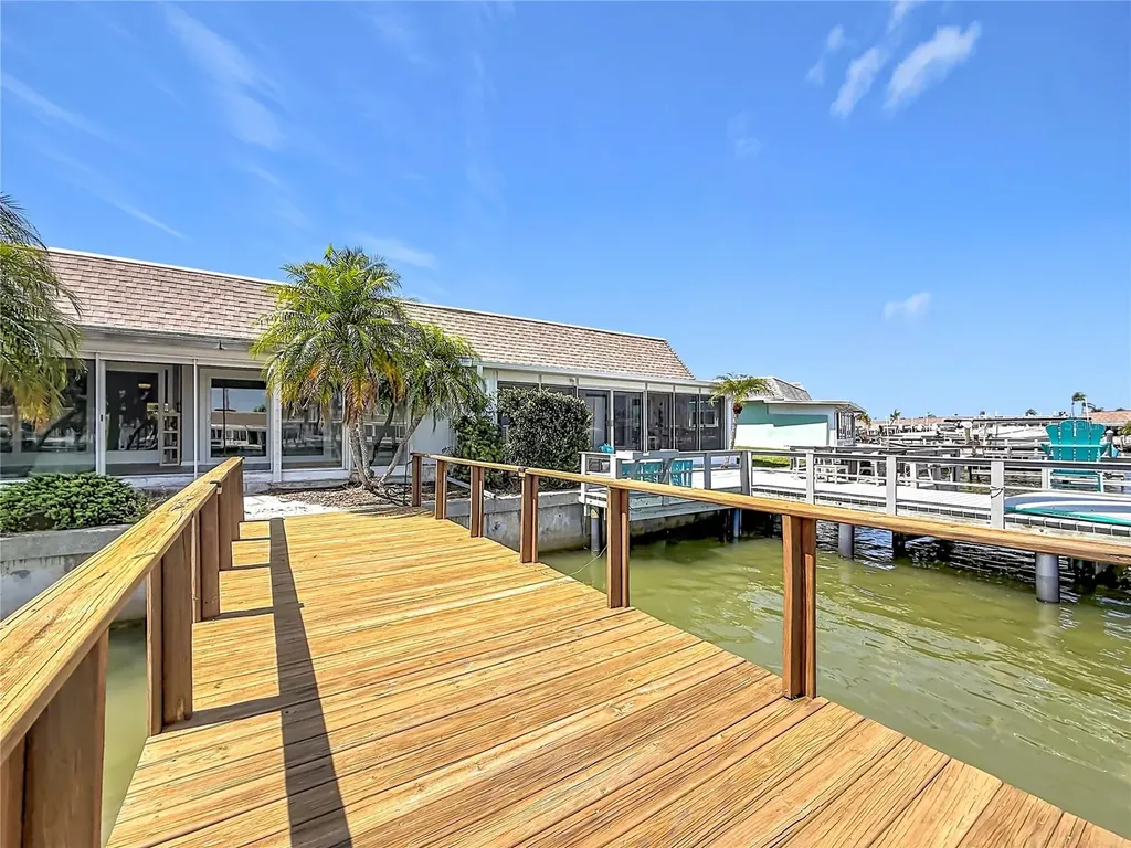355 Boca Ciega Point Boulevard St Petersburg FL 33708