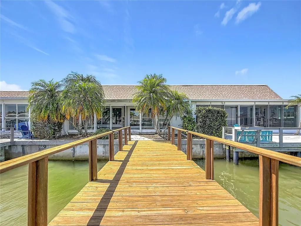 355 Boca Ciega Point Boulevard St Petersburg FL 33708