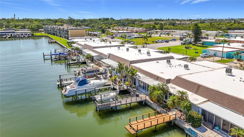 355 Boca Ciega Point Boulevard St Petersburg FL 33708