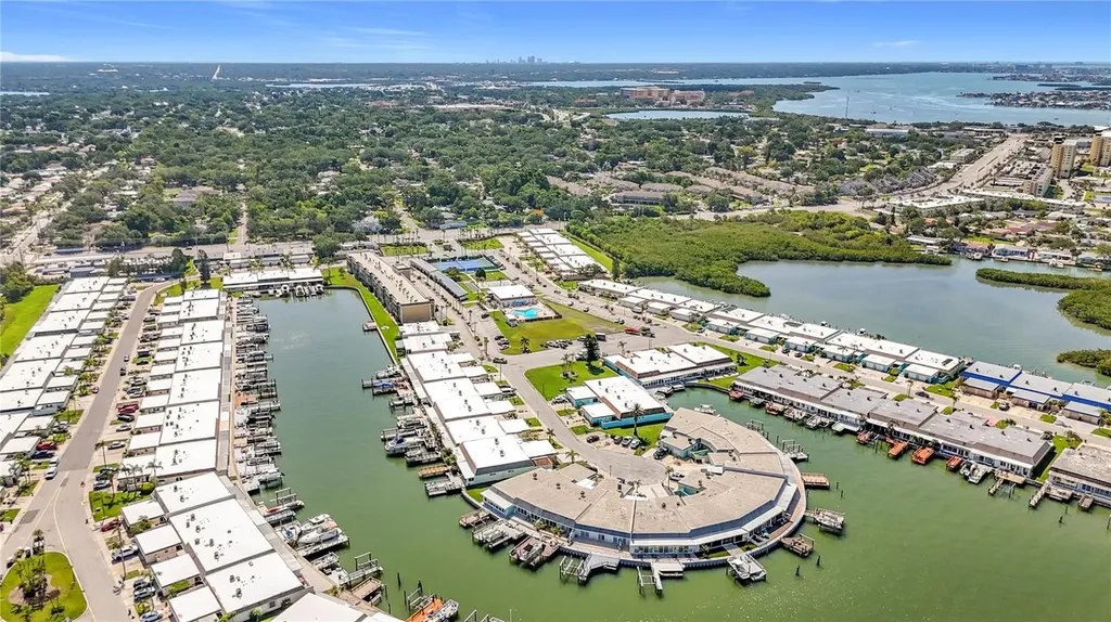 355 Boca Ciega Point Boulevard St Petersburg FL 33708
