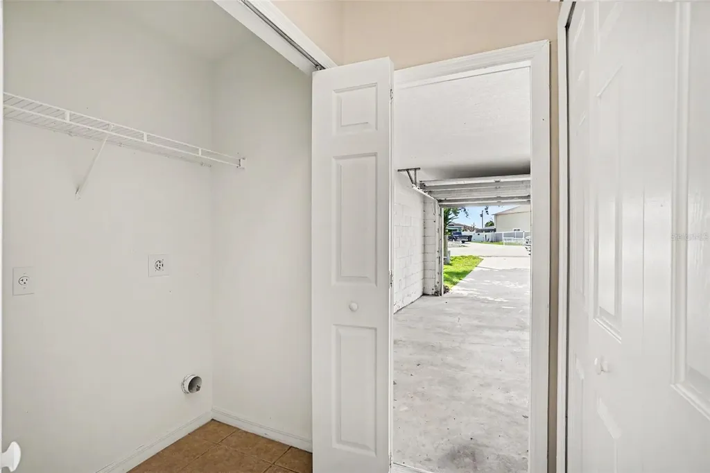 1906 Lakeview Way Kissimmee FL 34759