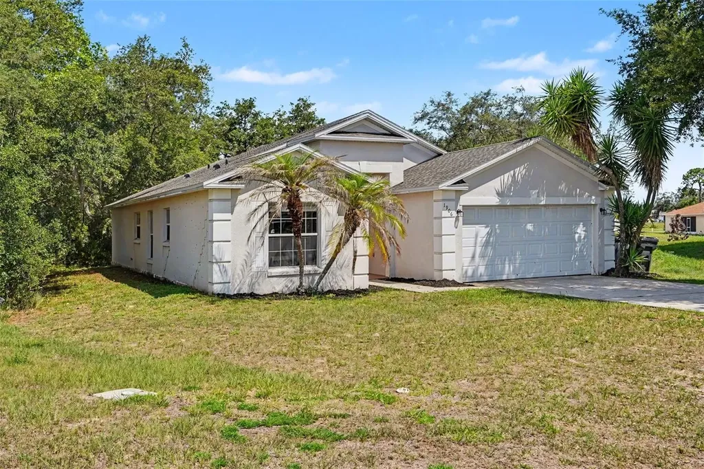 1906 Lakeview Way Kissimmee FL 34759