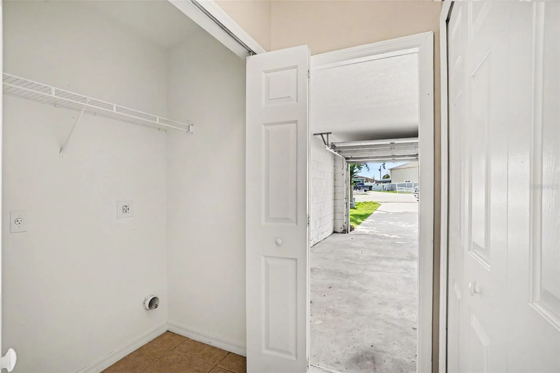 1906 Lakeview Way Kissimmee FL 34759