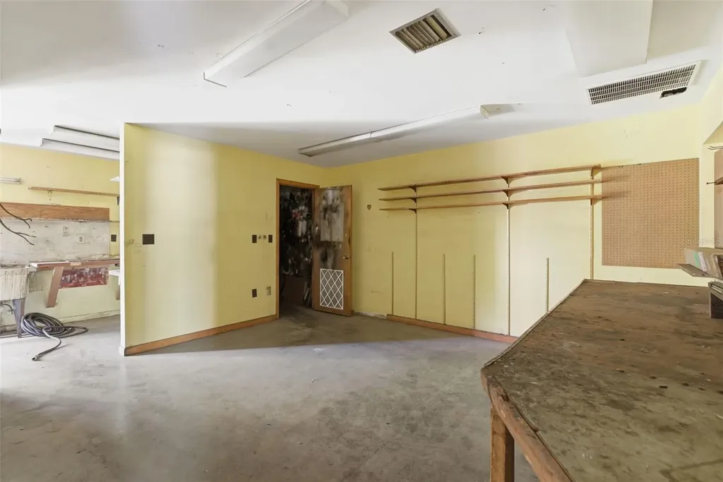 3233 W Bay To Bay Boulevard Tampa FL 33629