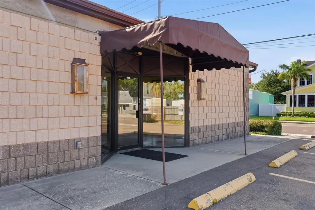 3233 W Bay To Bay Boulevard Tampa FL 33629