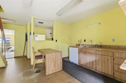 3233 W Bay To Bay Boulevard Tampa FL 33629