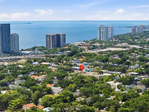 3233 W Bay To Bay Boulevard Tampa FL 33629