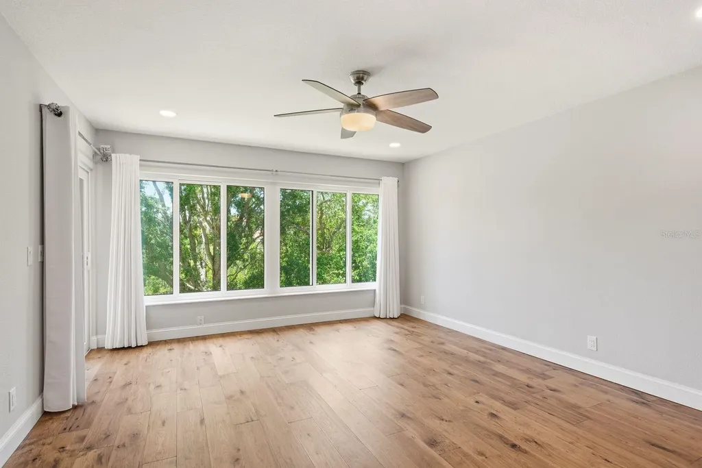 125 Mariner Drive Tarpon Springs FL 34689