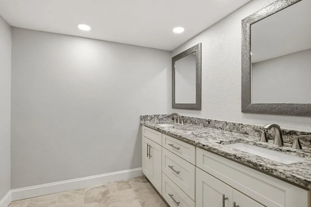 125 Mariner Drive Tarpon Springs FL 34689