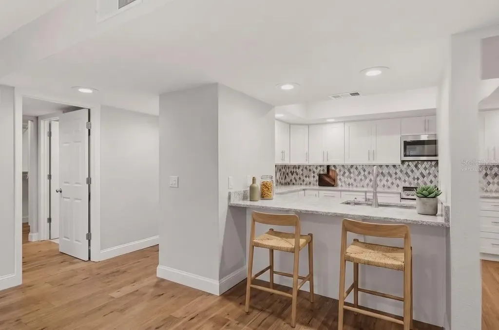 125 Mariner Drive Tarpon Springs FL 34689