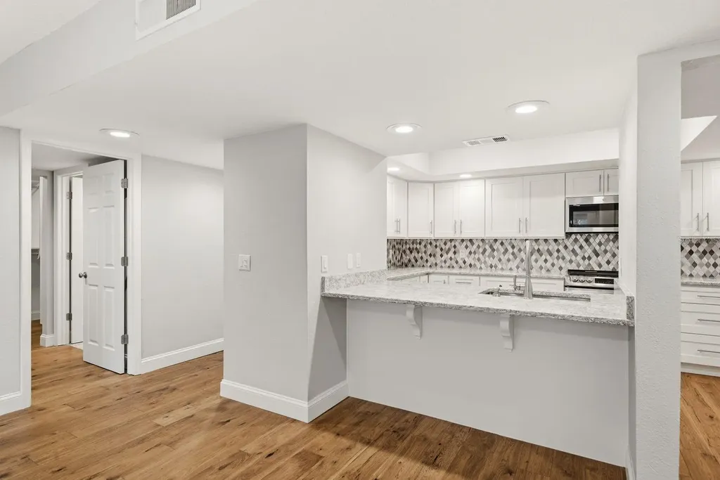 125 Mariner Drive Tarpon Springs FL 34689