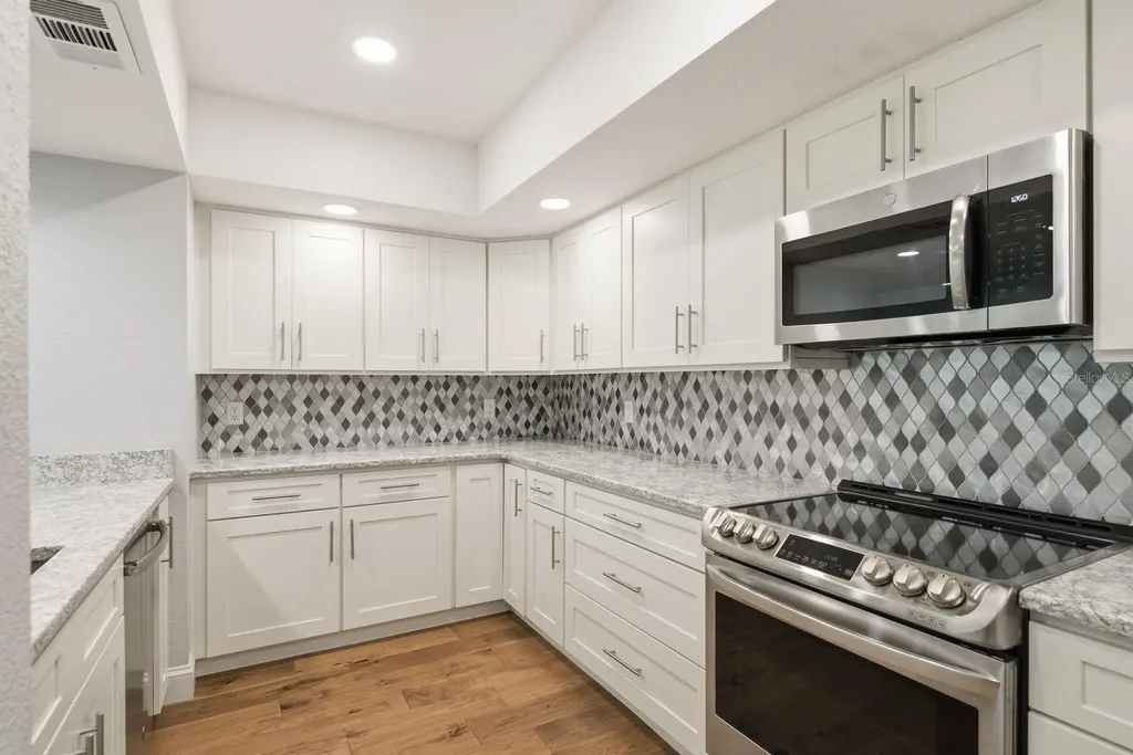 125 Mariner Drive Tarpon Springs FL 34689