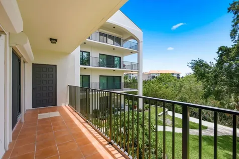 125 Mariner Drive Tarpon Springs FL 34689
