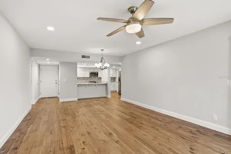 125 Mariner Drive Tarpon Springs FL 34689