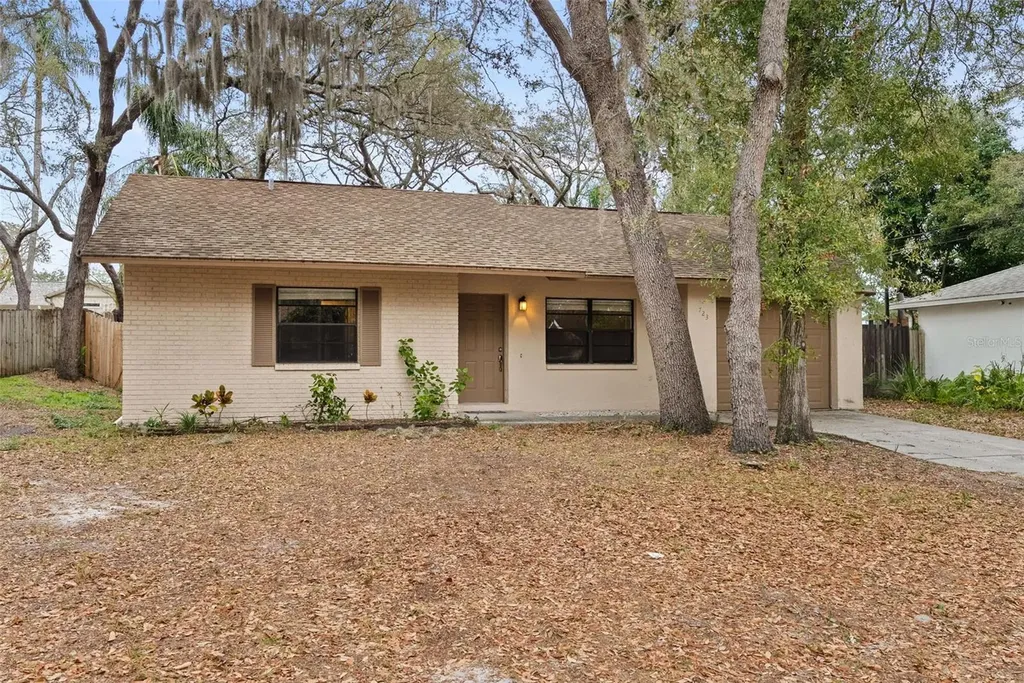 723 Pent Street Tarpon Springs FL 34689