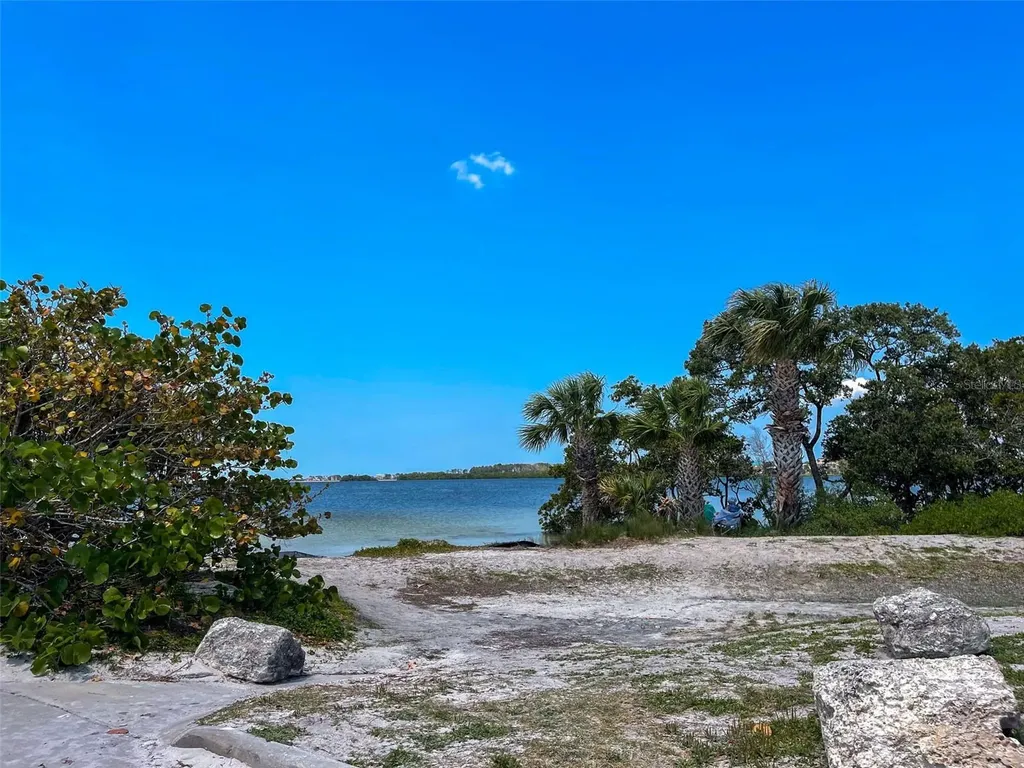 723 Pent Street Tarpon Springs FL 34689