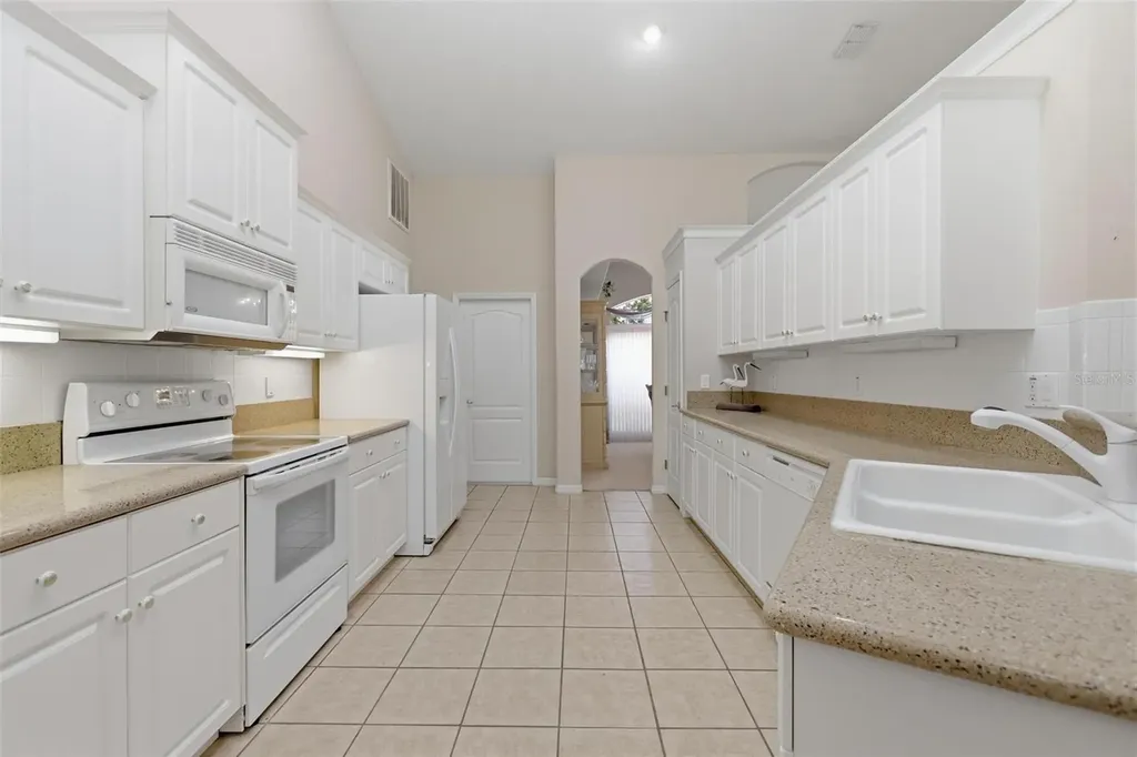 694 Shawsbury Way Deltona FL 32725
