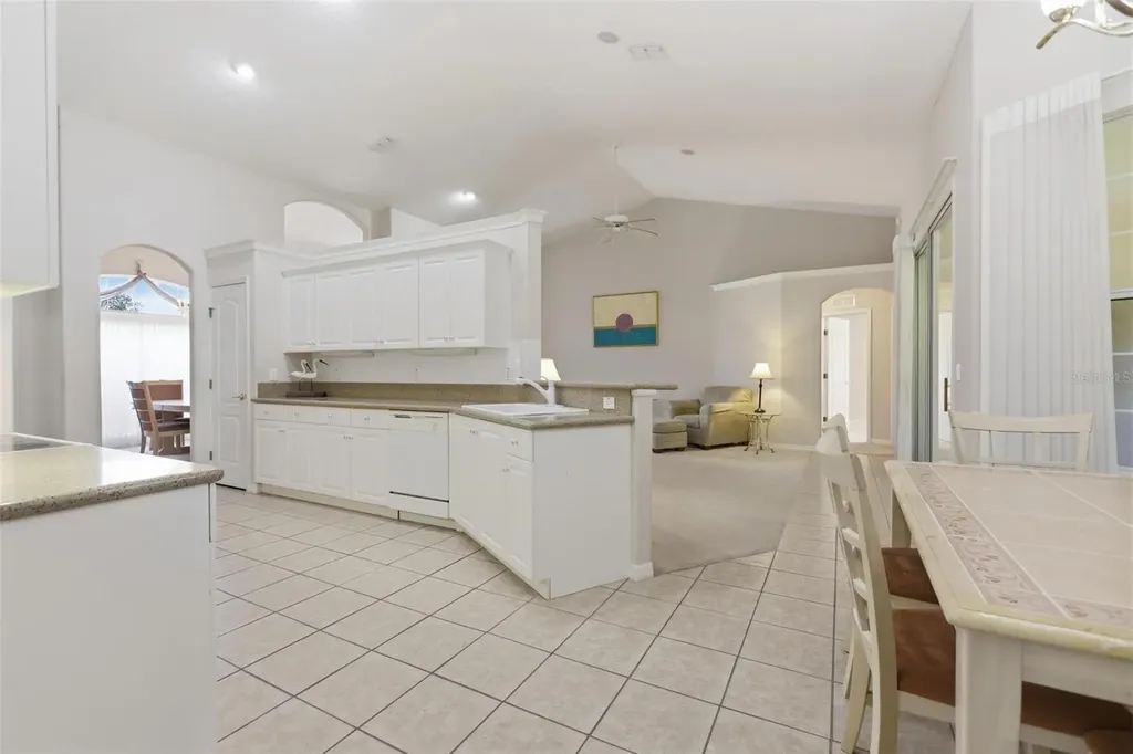 694 Shawsbury Way Deltona FL 32725