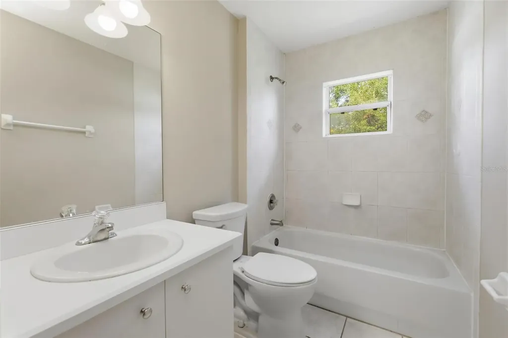 694 Shawsbury Way Deltona FL 32725