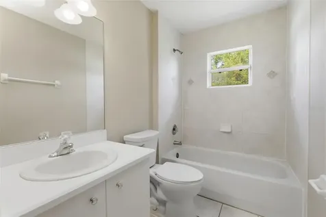694 Shawsbury Way Deltona FL 32725