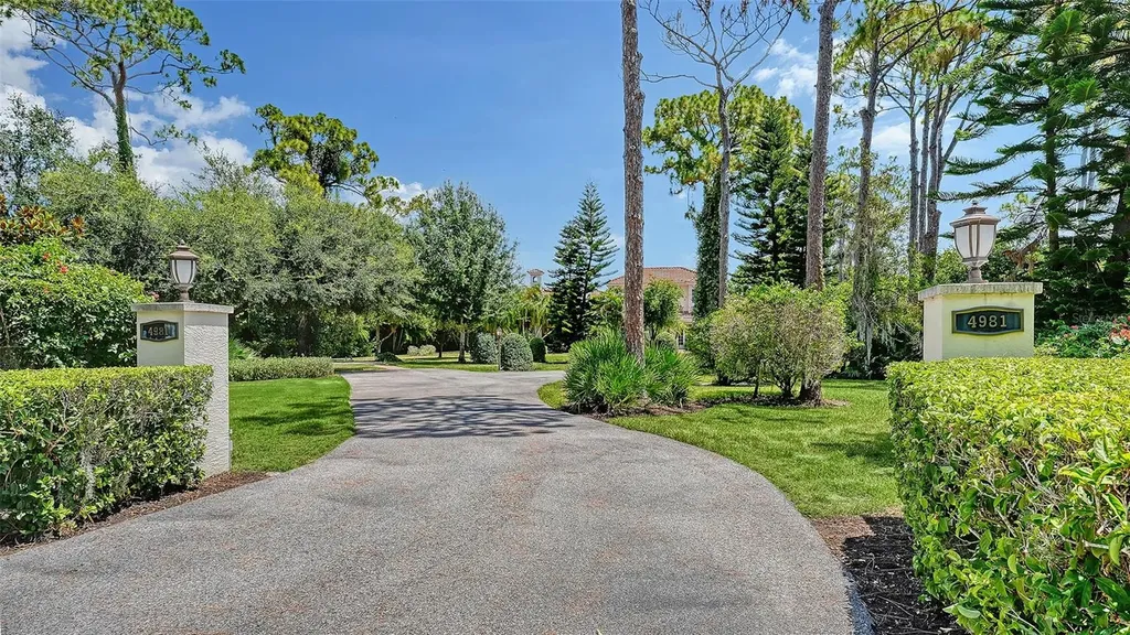 4981 Hubner Circle Sarasota FL 34241