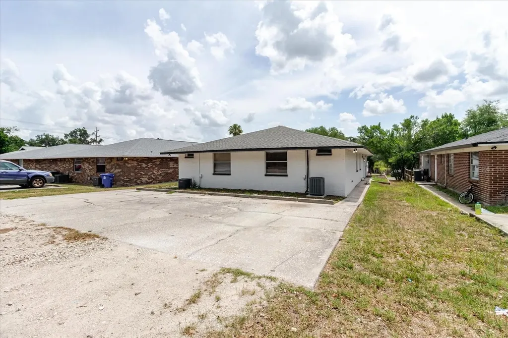 1134-1136 Gilmore Avenue Lakeland FL 33805