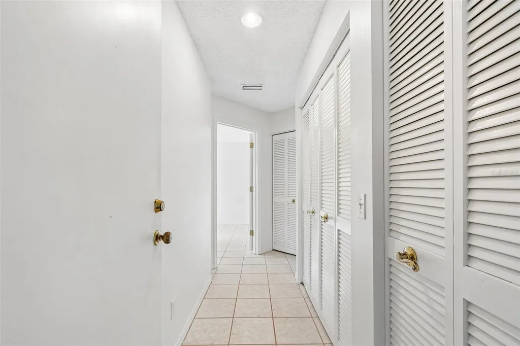 7656 Palm Aire Lane Sarasota FL 34243