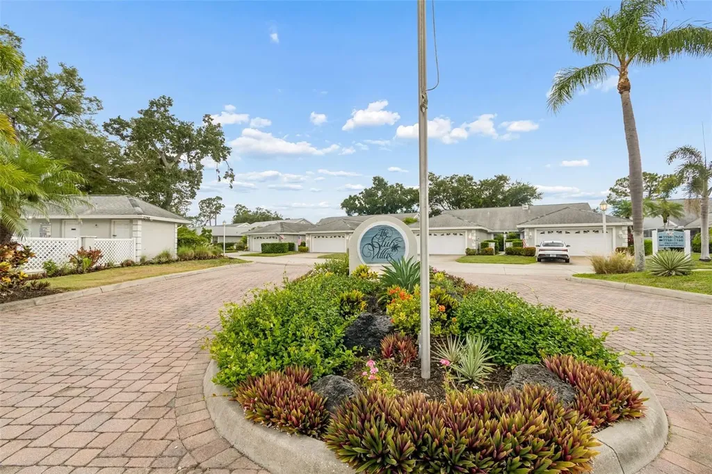 7656 Palm Aire Lane Sarasota FL 34243