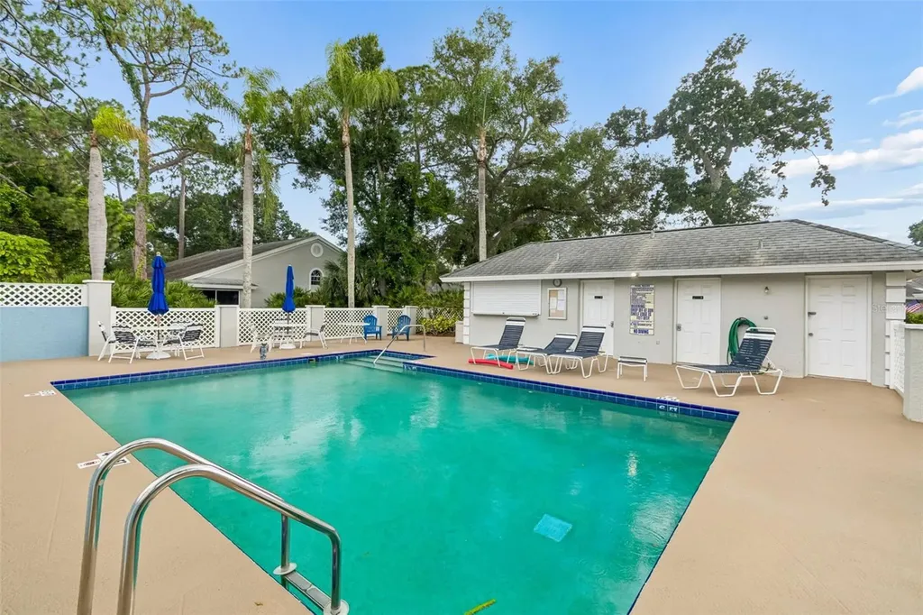 7656 Palm Aire Lane Sarasota FL 34243