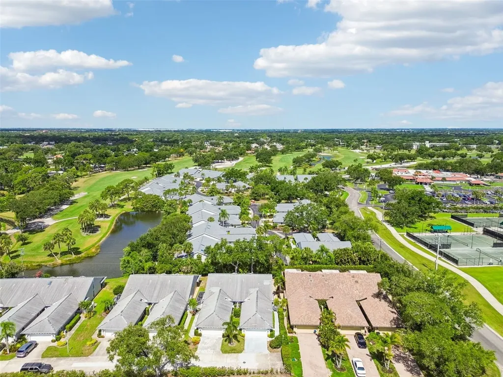 7656 Palm Aire Lane Sarasota FL 34243