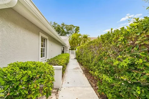 7656 Palm Aire Lane Sarasota FL 34243