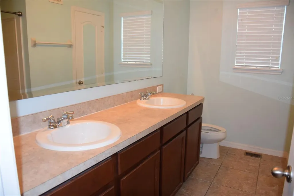 1516 Scarlet Oak Loop Winter Garden FL 34787
