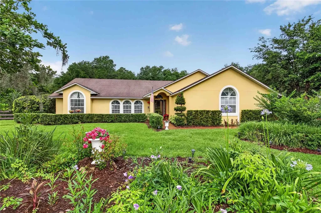 22733 Stallion Drive Sorrento FL 32776