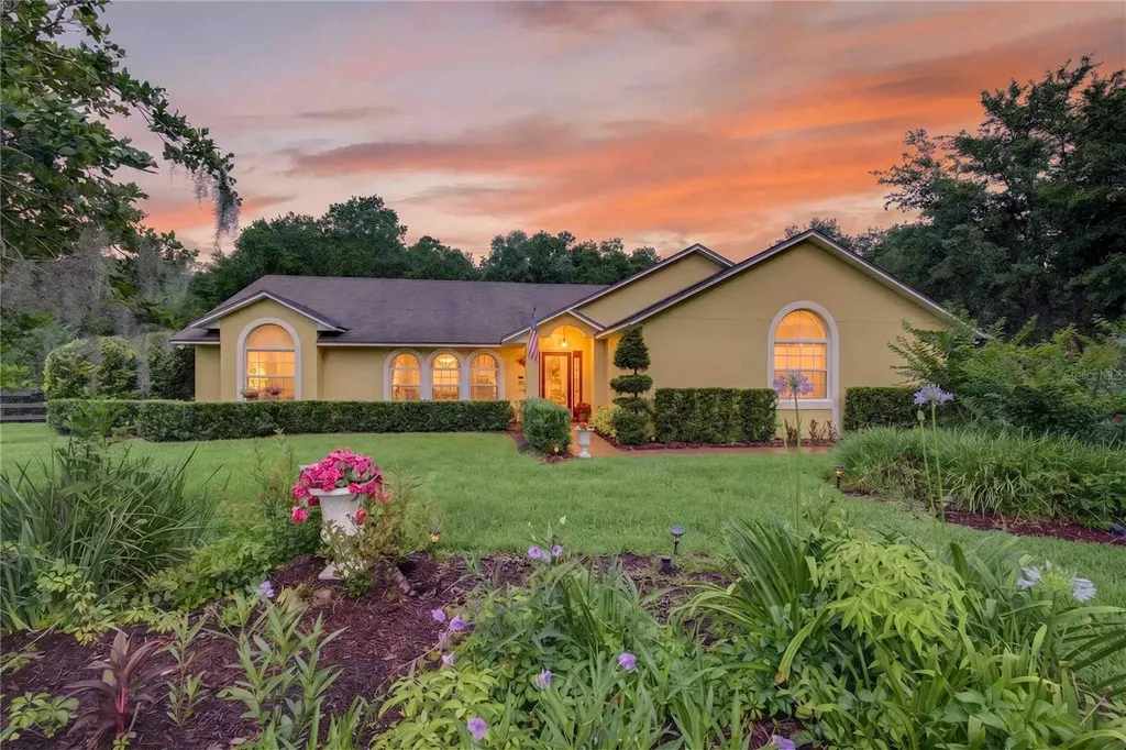 22733 Stallion Drive Sorrento FL 32776