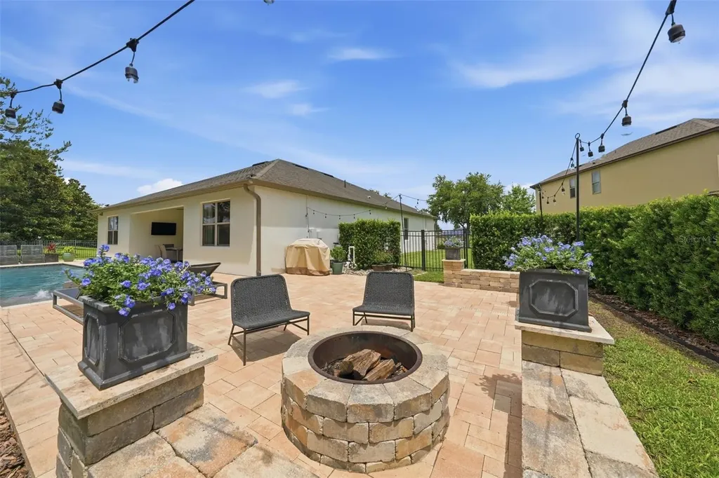 30040 Donnington Loop Mount Dora FL 32757