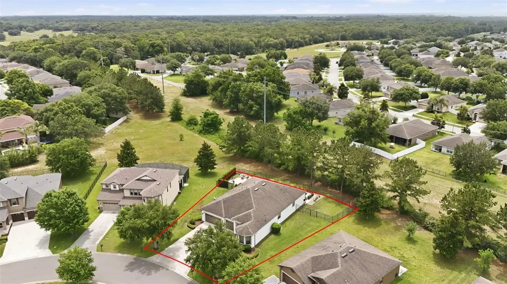 30040 Donnington Loop Mount Dora FL 32757