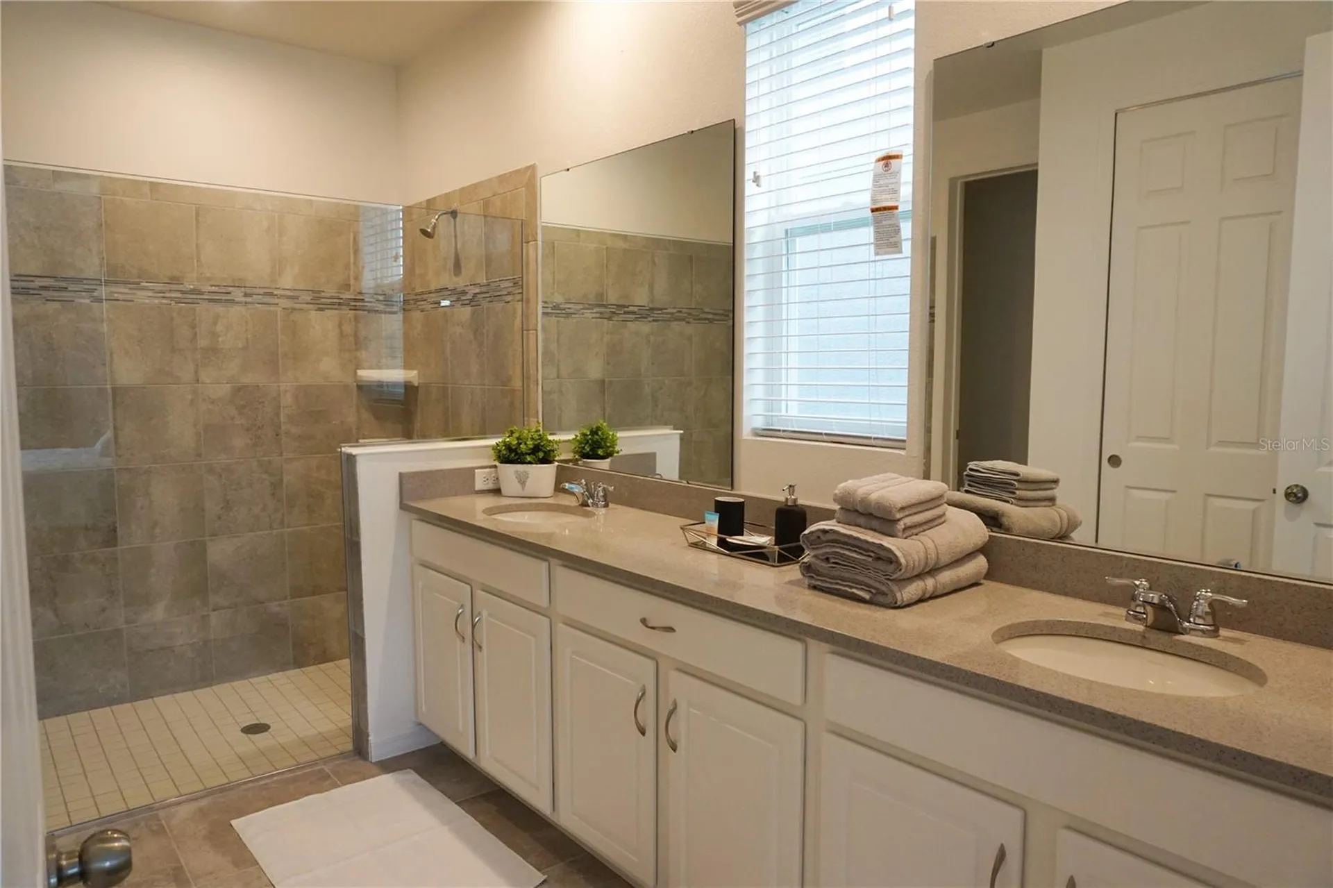 8914 Caroline Bay Court Kissimmee FL 34747