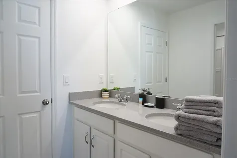 8914 Caroline Bay Court Kissimmee FL 34747