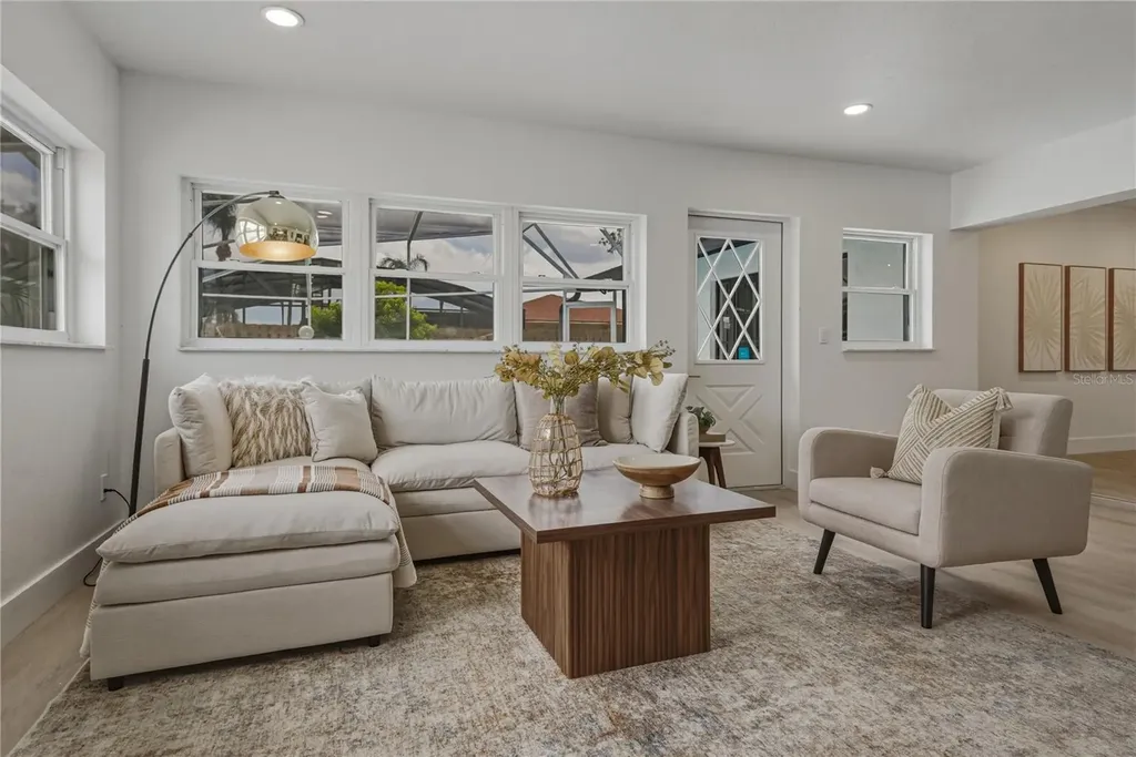 9305 120th Lane Seminole FL 33772