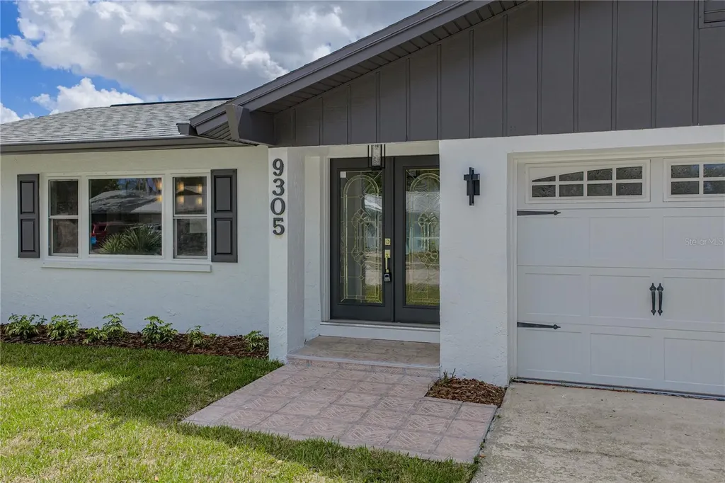 9305 120th Lane Seminole FL 33772