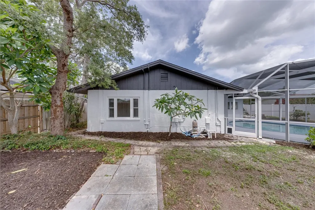 9305 120th Lane Seminole FL 33772