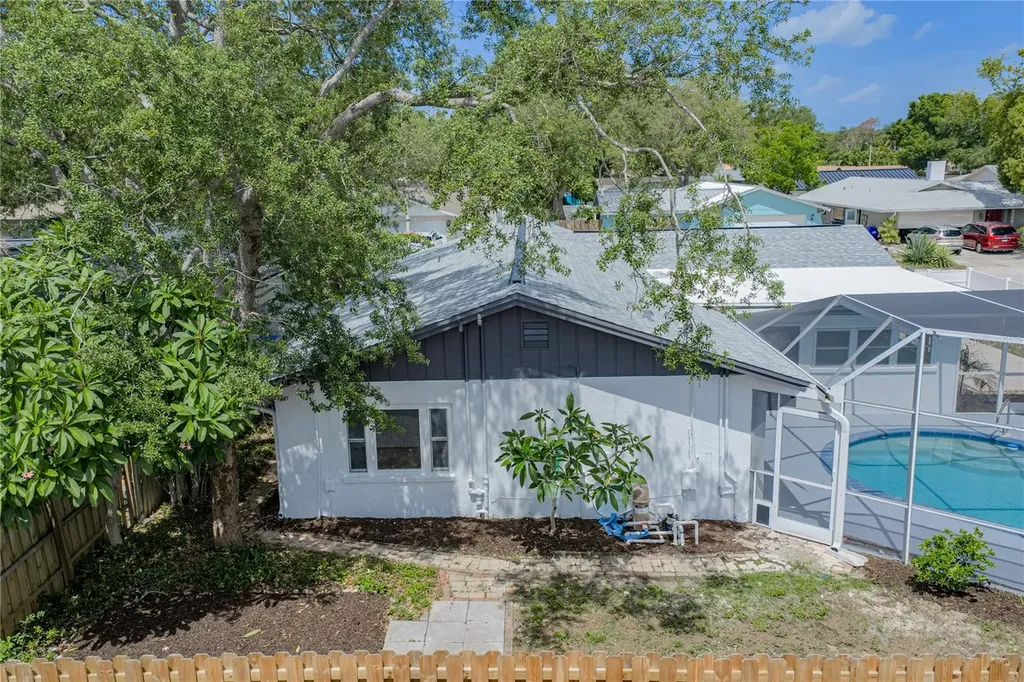9305 120th Lane Seminole FL 33772