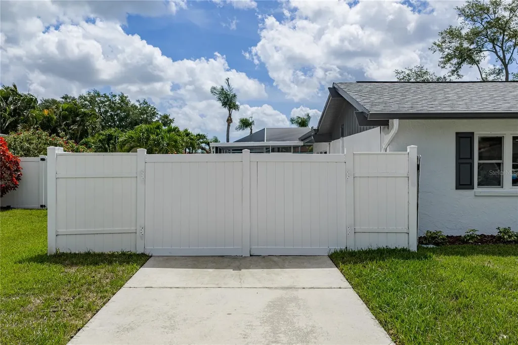 9305 120th Lane Seminole FL 33772