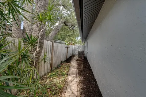 9305 120th Lane Seminole FL 33772