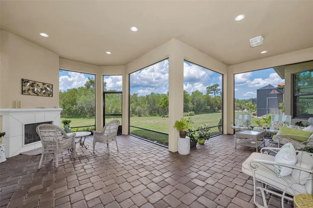 8707 Sorano Villa Drive Tampa FL 33647